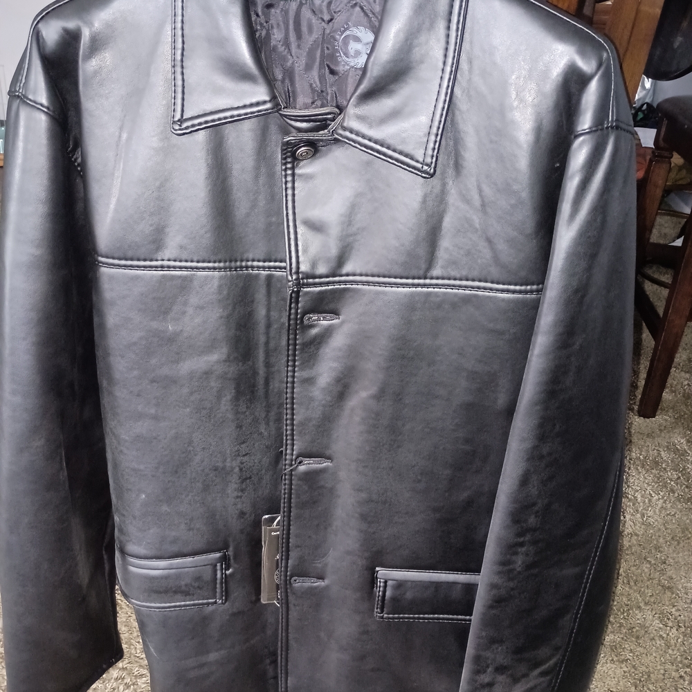 Men's Sleek Black Leather Jacket